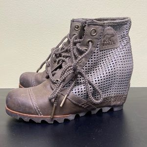 Sorel 1964 wedge ankle boots